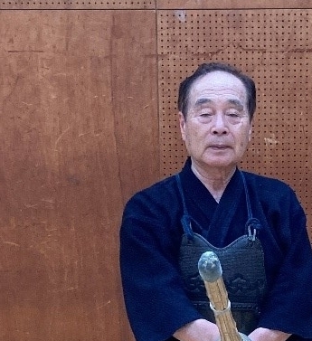 剣道の最高段位8段を取得した百鬼（なきり）先生に聞く －剣道を通じた